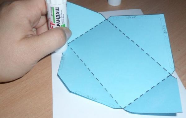 Склеивание конвертов на дому